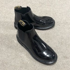 JUNIOR 2976 PATENT CHELSEA BOOTS